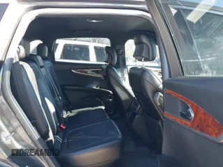 2017 Lincoln MKX Select with VIN 2LMPJ6KR7HBL16225, listed as a IAAI auction lot 40920232 with 105,124 mi miles. Bid and sale history available at carsss.com. Image 8.