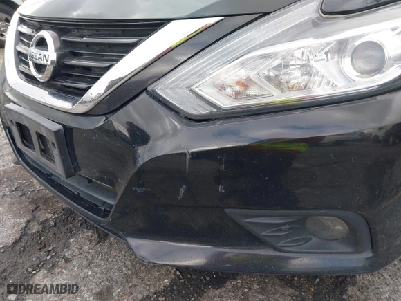 2018 Nissan Altima 2.5 SL with VIN 1N4AL3AP1JC198487, listed as a IAAI auction lot 41583866 with 146,172 mi miles. Bid and sale history available at carsss.com. Image 6.