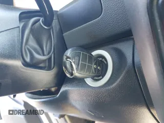 2015 Ram 2500 Tradesman с VIN 3C6UR5HL8FG670037, выставлен на аукционе IAAI как лот 41410963 с пробегом 309 304 миль миль и . История ставок и продаж доступна на DreamBid. Изображение 11.