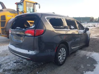 2018 Chrysler Pacifica Touring L with VIN 2C4RC1BG4JR357333, listed as a IAAI auction lot 41387589 with 69,365 mi miles. Bid and sale history available at carsss.com. Image 4.