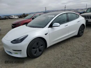 2023 Tesla Model 3 z VIN 5YJ3E1EA7PF552774, wystawiony jako Copart lot #59913565 z przebiegiem 25 406 mil mil oraz Szkoda całkowita • Salvage title. Historia ofert i sprzedaży dostępna na DreamBid. Obrazek 1.