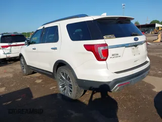 2016 Ford Explorer Platinum z VIN 1FM5K8HT4GGB58612, wystawiony jako IAAI lot #42617270 z przebiegiem 122 875 mil mil oraz . Historia ofert i sprzedaży dostępna na DreamBid. Obrazek 3.