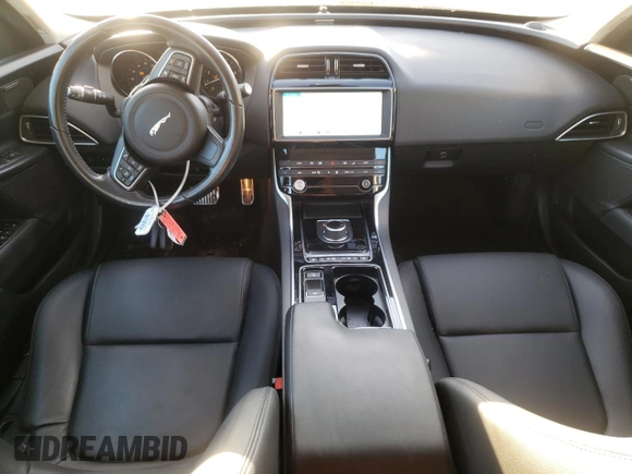 2019 Jaguar XE 25t Premium with VIN SAJAD4FX0KCP47752, listed as a Copart auction lot 87011974 with 32,124 mi miles and Salvage Title. Bid and sale history available at carsss.com. Image 8.