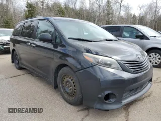 2015 Toyota Sienna SE with VIN 5TDXK3DC1FS562882, listed as a Copart auction lot 51804865 with 488,302 mi miles and Clean Title. Bid and sale history available at carsss.com. Image 4.