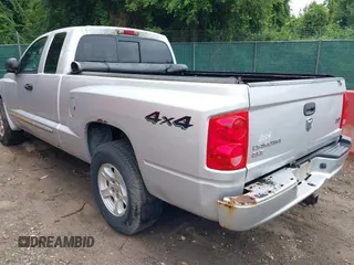 2005 Dodge Dakota SLT с VIN 1D7HW42N85S163868, выставлен на аукционе IAAI как лот 42474804 с пробегом 92 299 миль миль и . История ставок и продаж доступна на DreamBid. Изображение 13.
