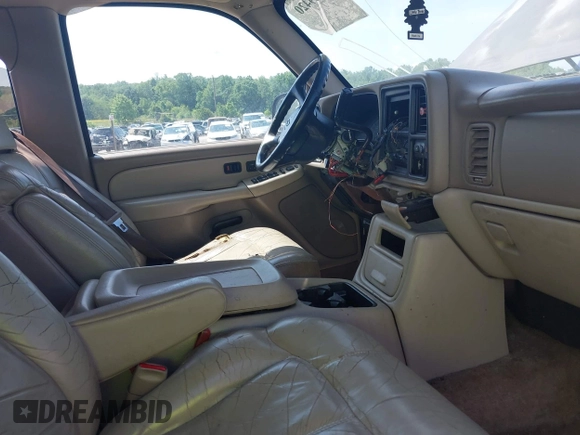 2001 Chevrolet Tahoe LS z VIN 1GNEC13T11J253789, wystawiony jako IAAI lot #42149420 z przebiegiem Nie podano mil oraz . Historia ofert i sprzedaży dostępna na DreamBid. Obrazek 5.