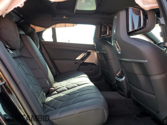2024 BMW i7 eDrive50 z VIN WBY43EJ06RCP21065, wystawiony jako Copart lot #72276944 z przebiegiem 21 066 mil mil oraz Szkoda całkowita • Salvage title. Historia ofert i sprzedaży dostępna na DreamBid. Obrazek 11.