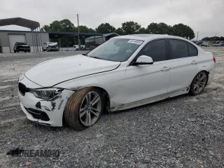 2018 BMW 3 Series 330i z VIN WBA8B9G53JNV00383, wystawiony jako Copart lot #60149505 z przebiegiem 152 711 mil mil oraz Czysty tytuł • Clean title. Historia ofert i sprzedaży dostępna na DreamBid. Obrazek 1.