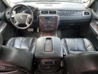 2008 GMC Sierra Denali z VIN 2GTEK638781163345, wystawiony jako Copart lot #55647755 z przebiegiem 132 428 mil mil oraz Szkody całkowita. Historia ofert i sprzedaży dostępna na DreamBid. Obrazek 8.