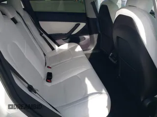 2019 Tesla Model 3 Mid Range z VIN 5YJ3E1EA0KF322776, wystawiony jako IAAI lot #41703368 z przebiegiem 131 264 mil mil oraz . Historia ofert i sprzedaży dostępna na DreamBid. Obrazek 8.
