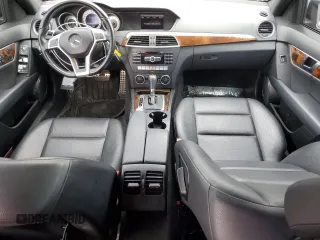2013 Mercedes-Benz C 250 Sport с VIN WDDGF4HB1DA859663, выставлен на аукционе Copart как лот 60517295 с пробегом 80 699 миль миль и Списание • Salvage title. История ставок и продаж доступна на DreamBid. Изображение 8.