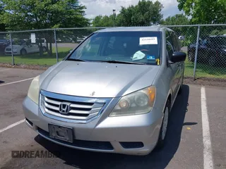 2008 Honda Odyssey LX z VIN 5FNRL382X8B056904, wystawiony jako IAAI lot #42530609 z przebiegiem 238 793 mil mil oraz . Historia ofert i sprzedaży dostępna na DreamBid. Obrazek 6.