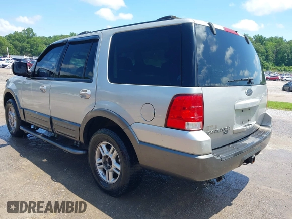 2004 Ford Expedition Special Service z VIN 1FMRU15W84LA30426, wystawiony jako IAAI lot #42375003 z przebiegiem 262 054 mil mil oraz . Historia ofert i sprzedaży dostępna na DreamBid. Obrazek 3.