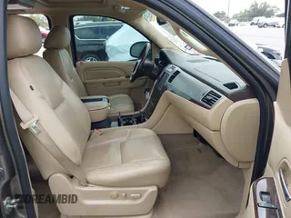 2013 Cadillac Escalade ESV Luxury with VIN 1GYS3HEF8DR135928, listed as a IAAI auction lot 41887463 with 91,774 mi miles and . Bid and sale history available at DreamBid. Image 5.
