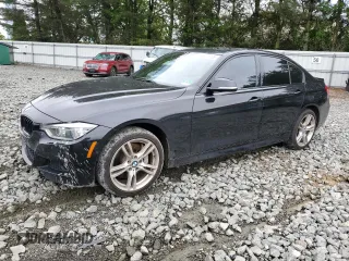 2018 BMW 3 Series 330i xDrive z VIN WBA8D9C58JEB34939, wystawiony jako Copart lot #58673705 z przebiegiem 51 639 mil mil oraz Szkoda całkowita • Salvage title. Historia ofert i sprzedaży dostępna na DreamBid. Obrazek 1.