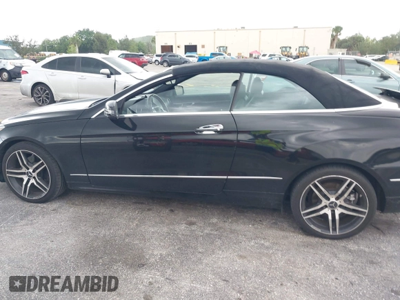 2014 Mercedes-Benz E 350 with VIN WDDKK5KF7EF240724, listed as a IAAI auction lot 42469727 with 116,174 mi miles and . Bid and sale history available at DreamBid. Image 14.
