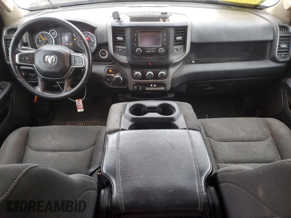 2019 Ram 1500 Tradesman z VIN 1C6SRFCT2KN621955, wystawiony jako Copart lot #74845524 z przebiegiem 123 786 mil mil oraz Szkoda całkowita • Salvage title. Historia ofert i sprzedaży dostępna na DreamBid. Obrazek 8.