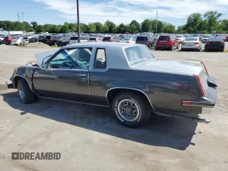 1983 Oldsmobile Cutlass z VIN 1G3AR47Y1DM336249, wystawiony jako Copart lot #59183524 z przebiegiem 90 645 mil mil oraz Szkoda całkowita • Salvage title. Historia ofert i sprzedaży dostępna na DreamBid. Obrazek 2.