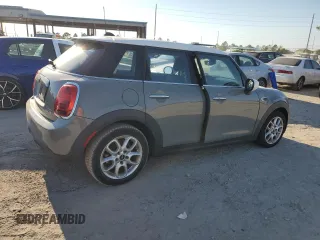 2021 MINI Hardtop 4 Door Oxford Edition with VIN WMWXU7C03M2N94906, listed as a Copart auction lot 75537424 with Not provided miles and Non repairable. Bid and sale history available at DreamBid. Image 3.