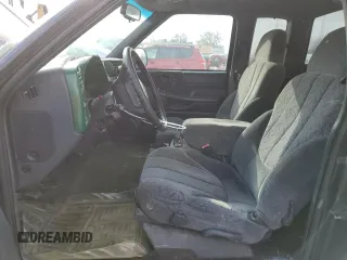 2001 GMC Sonoma SLS w/1SG Pkg with VIN 1GTCS19WX18167408, listed as a Copart auction lot 41805325 with 245,896 mi miles and Salvage Title. Bid and sale history available at carsss.com. Image 7.