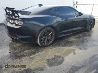 2018 Chevrolet Camaro ZL1 z VIN 1G1FK1R66J0136757, wystawiony jako Copart lot #71070224 z przebiegiem 7760 mil mil oraz Tytuł czysty. Historia ofert i sprzedaży dostępna na DreamBid. Obrazek 3.