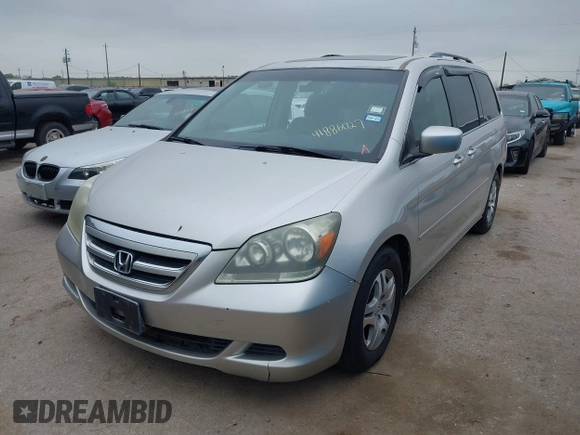 2005 Honda Odyssey EX-L with VIN 5FNRL38625B421123, listed as a IAAI auction lot 41886027 with 174,459 mi miles. Bid and sale history available at carsss.com. Image 2.
