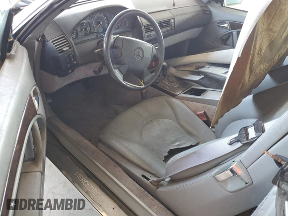 1998 Mercedes-Benz SL 500 z VIN WDBFA67F4WF163002, wystawiony jako Copart lot #61658345 z przebiegiem Nie podano mil oraz Czysty tytuł • Clean title. Historia ofert i sprzedaży dostępna na DreamBid. Obrazek 8.