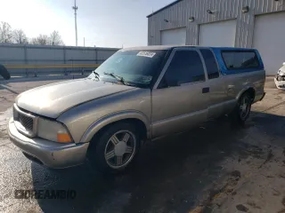 2000 GMC Sonoma SLS with VIN 1GTCS19W2Y8161077, listed as a Copart auction lot 82616024 with 212,356 mi miles and Salvage Title. Bid and sale history available at carsss.com. Image 1.