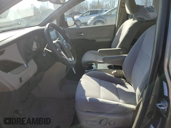 2018 Toyota Sienna LE Auto Access Seat with VIN 5TDKZ3DC6JS939172, listed as a Copart auction lot 47944615 with 130,984 mi miles and Clean Title. Bid and sale history available at carsss.com. Image 7.