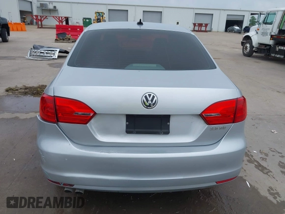 2013 Volkswagen Jetta SE with VIN 3VWDX7AJXDM373706, listed as a IAAI auction lot 42161655 with 202,471 mi miles and . Bid and sale history available at DreamBid. Image 16.