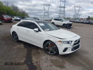 2019 Mercedes-Benz A 220 z VIN WDD3G4FB1KW030381, wystawiony jako IAAI lot #42050253 z przebiegiem 86 034 mil mil oraz . Historia ofert i sprzedaży dostępna na DreamBid. Obrazek 1.