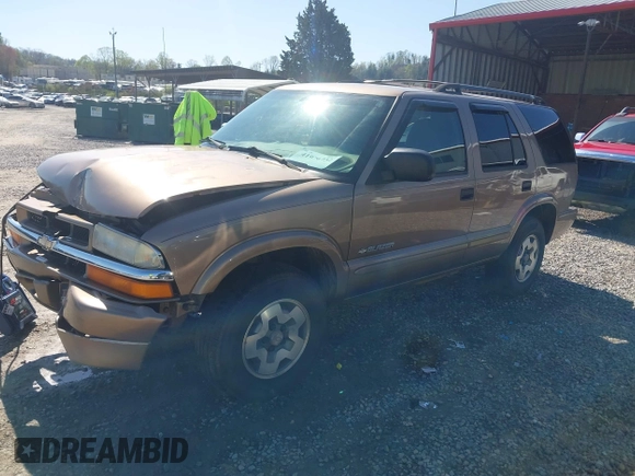 2004 Chevrolet Blazer LS z VIN 1GNDT13X24K167825, wystawiony jako IAAI lot #41976732 z przebiegiem 142 647 mil mil oraz . Historia ofert i sprzedaży dostępna na DreamBid. Obrazek 18.