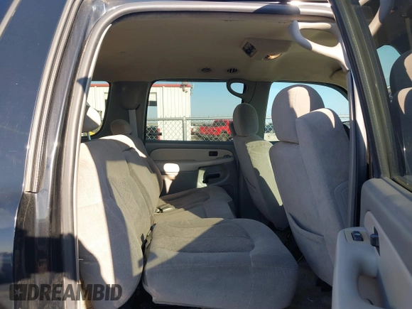 2001 Chevrolet Suburban LS with VIN 3GNEC16T61G284128, listed as a IAAI auction lot 41102555 with 198,323 mi miles. Bid and sale history available at carsss.com. Image 8.