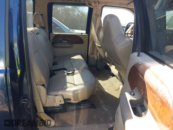 2004 Ford F-350 XL z VIN 1FTSW31P44EC96363, wystawiony jako IAAI lot #41632997 z przebiegiem 208 382 mil mil oraz . Historia ofert i sprzedaży dostępna na DreamBid. Obrazek 8.