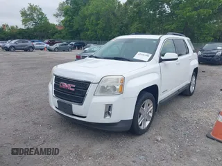 2012 GMC Terrain SLT-1 z VIN 2GKALUEK1C6373092, wystawiony jako IAAI lot #42356398 z przebiegiem 149 966 mil mil oraz . Historia ofert i sprzedaży dostępna na DreamBid. Obrazek 2.