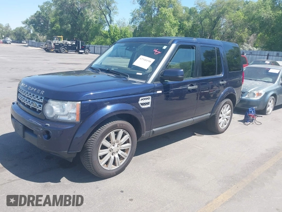 2013 Land Rover LR4 HSE z VIN SALAG2D47DA698706, wystawiony jako IAAI lot #42540198 z przebiegiem 143 584 mil mil oraz . Historia ofert i sprzedaży dostępna na DreamBid. Obrazek 17.
