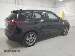2021 Kia Seltos LX with VIN KNDEPCAA8M7230201, listed as a Copart auction lot 65200625 with 152,581 mi miles and Clean title. Bid and sale history available at DreamBid. Image 3.