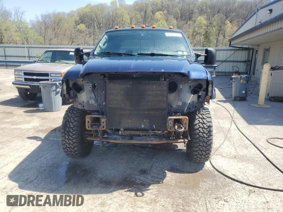 2005 Ford F-250 XL с VIN 1FTSW21P85EC27655, выставлен на аукционе Copart как лот 54161755 с пробегом 186 502 миль миль и Списание • Salvage title. История ставок и продаж доступна на DreamBid. Изображение 5.