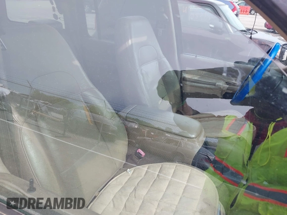 1999 Ford Explorer XLT с VIN 1FMZU34E9XZB92586, выставлен на аукционе IAAI как лот 42157826 с пробегом 261 550 миль миль и . История ставок и продаж доступна на DreamBid. Изображение 5.