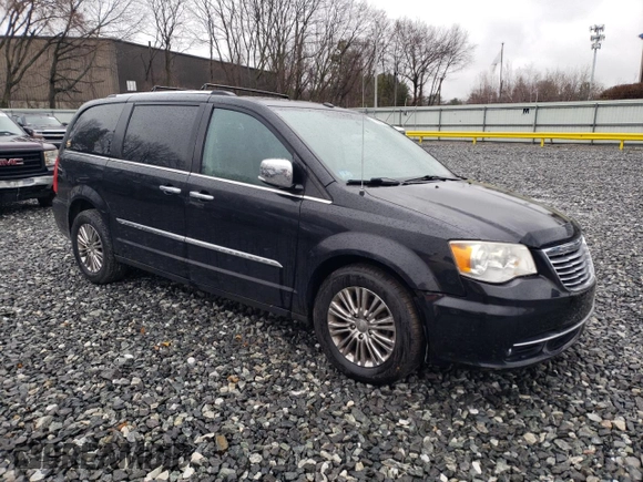 2011 Chrysler Town & Country Limited with VIN 2A4RR6DG8BR613008, listed as a Copart auction lot 51999295 with 116,628 mi miles and Clean Title. Bid and sale history available at carsss.com. Image 4.