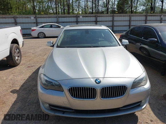 2011 BMW 5 Series 535i xDrive with VIN WBAFU7C58BC777569, listed as a IAAI auction lot 42072702 with 195,675 mi miles. Bid and sale history available at carsss.com. Image 6.
