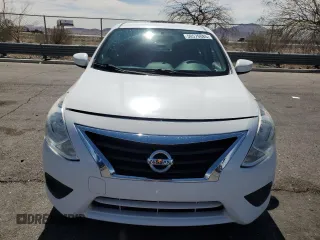 2016 Nissan Versa S z VIN 3N1CN7AP4GL884530, wystawiony jako Copart lot #50576085 z przebiegiem 79 627 mil mil oraz Szkoda całkowita • Salvage title. Historia ofert i sprzedaży dostępna na DreamBid. Obrazek 5.