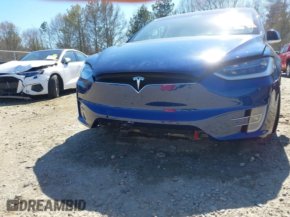 2017 Tesla Model X 90D z VIN 5YJXCBE26HF079022, wystawiony jako IAAI lot #41847954 z przebiegiem 74 940 mil mil oraz . Historia ofert i sprzedaży dostępna na DreamBid. Obrazek 6.