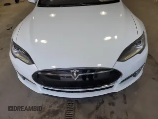 2015 Tesla Model S 85D with VIN 5YJSA1E4XFF110720, listed as a Copart auction lot 48694825 with Not Provided miles and Salvage Title. Bid and sale history available at carsss.com. Image 12.