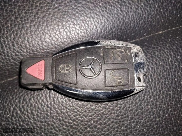2013 Mercedes-Benz C-Class C 300 Sport with VIN WDDGF8AB8DR246409, listed as a IAAI auction lot 41596608 with 116,476 mi miles. Bid and sale history available at carsss.com. Image 11.