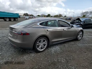 2015 Tesla Model S 85D with VIN 5YJSA1H26FF096714, listed as a Copart auction lot 51710505 with 83,119 mi miles and Salvage Title. Bid and sale history available at carsss.com. Image 3.