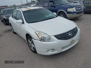 2011 Nissan Altima 2.5 S with VIN 1N4AL2AP3BN422729, listed as a IAAI auction lot 41920896 with 183,131 mi miles. Bid and sale history available at carsss.com. Image 1.