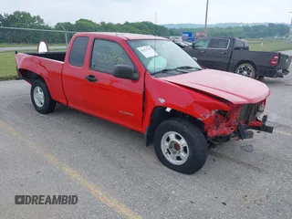 2005 Chevrolet Colorado LS ZQ8 z VIN 1GCCS196358154411, wystawiony jako IAAI lot #42431749 z przebiegiem 124 448 mil mil oraz . Historia ofert i sprzedaży dostępna na DreamBid. Obrazek 1.