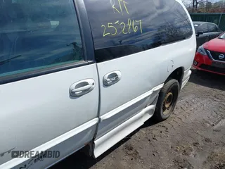 2000 Dodge Caravan Sport with VIN 2B4GP44R7YR677135, listed as a IAAI auction lot 41832043 with Not Provided miles and . Bid and sale history available at carsss.com. Image 6.