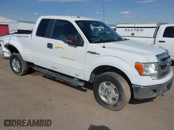 2014 Ford F-150 XL with VIN 1FTFX1EF2EKE26115, listed as a IAAI auction lot 41949049 with 118,404 mi miles. Bid and sale history available at carsss.com. Image 1.